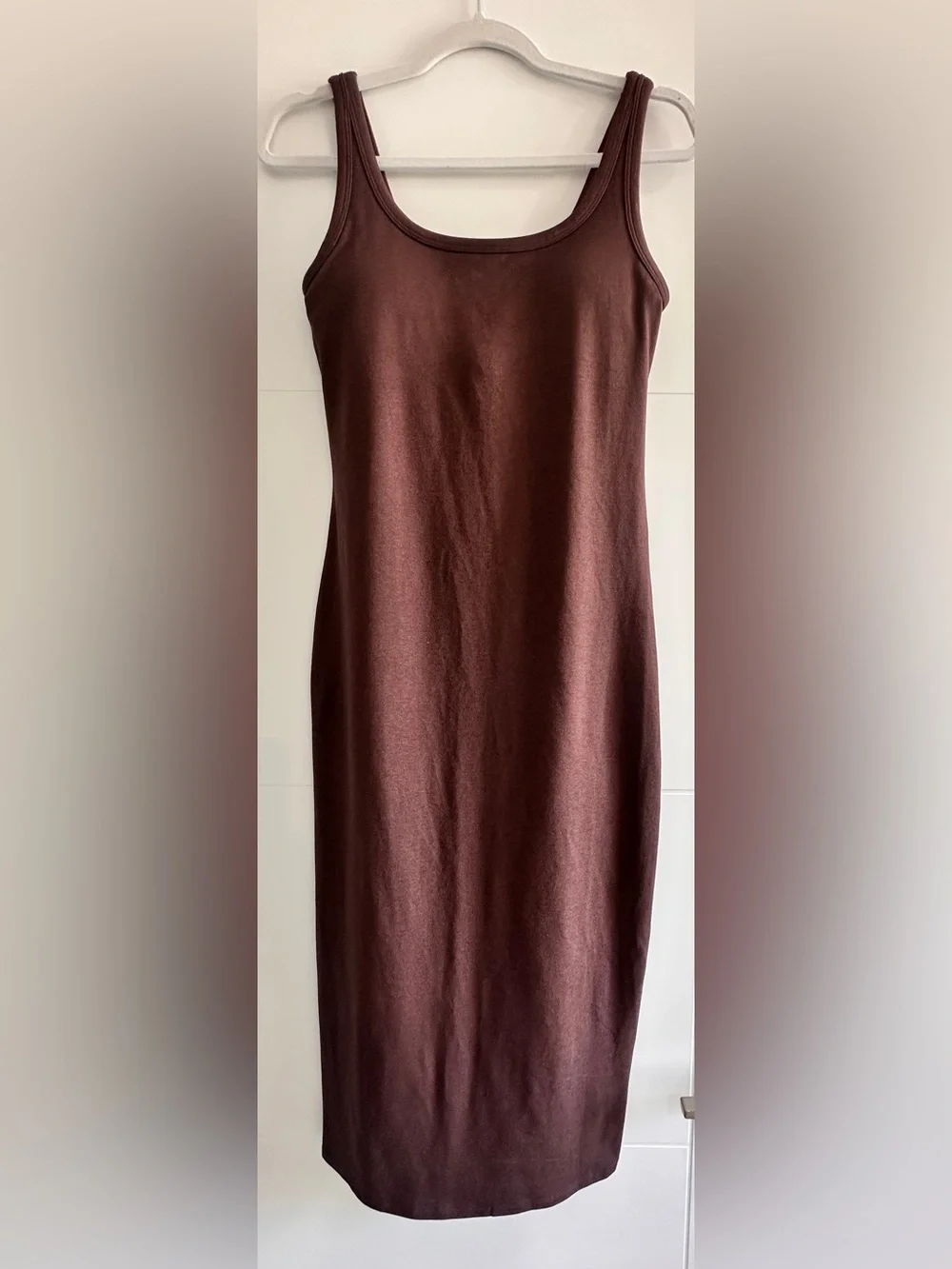 Vuori Halo Essential Scoop Neck Midi Dress - Picture 3 of 5